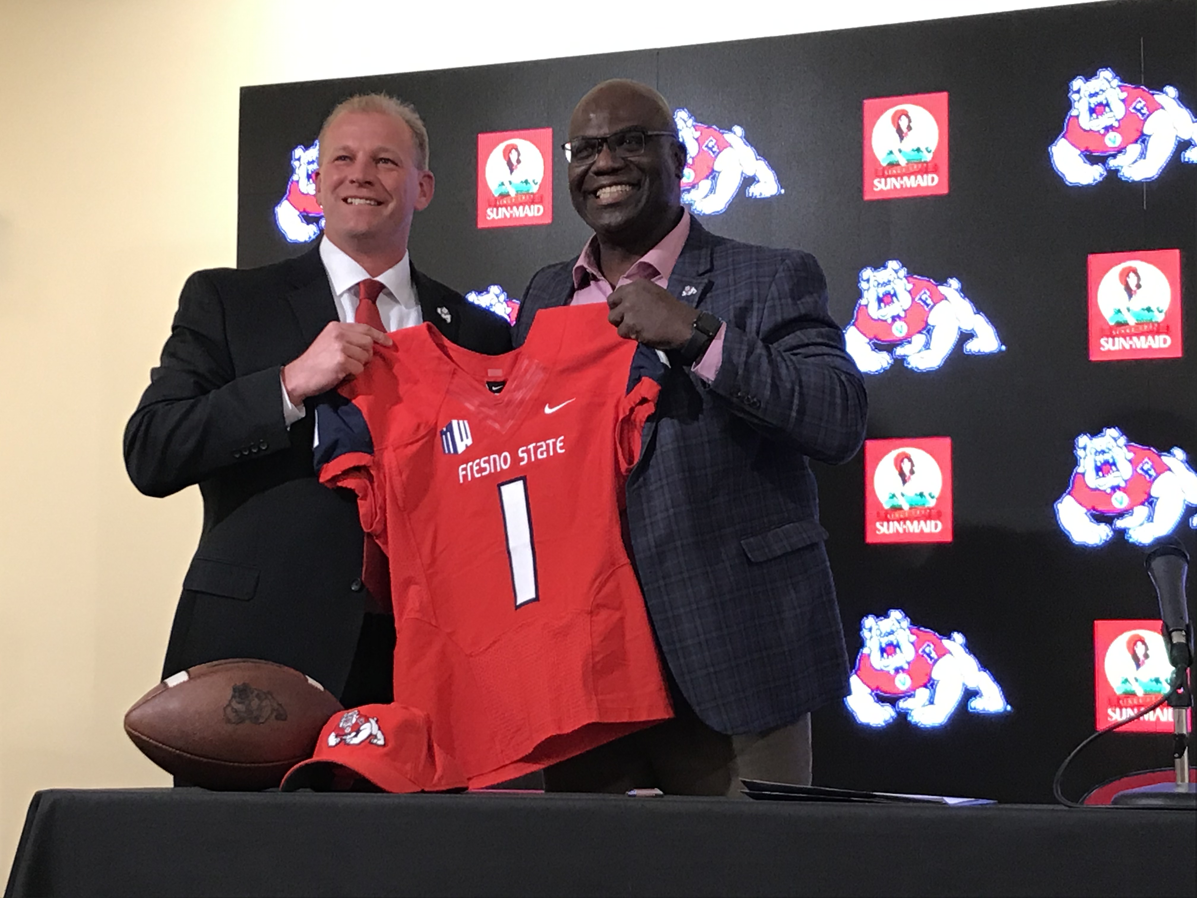 Fresno State to retire jerseys of Judge, Batesole in November