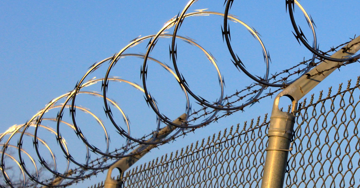 To fight vandalism, Chavez, Bredefeld pitch allowing razor wire fencing