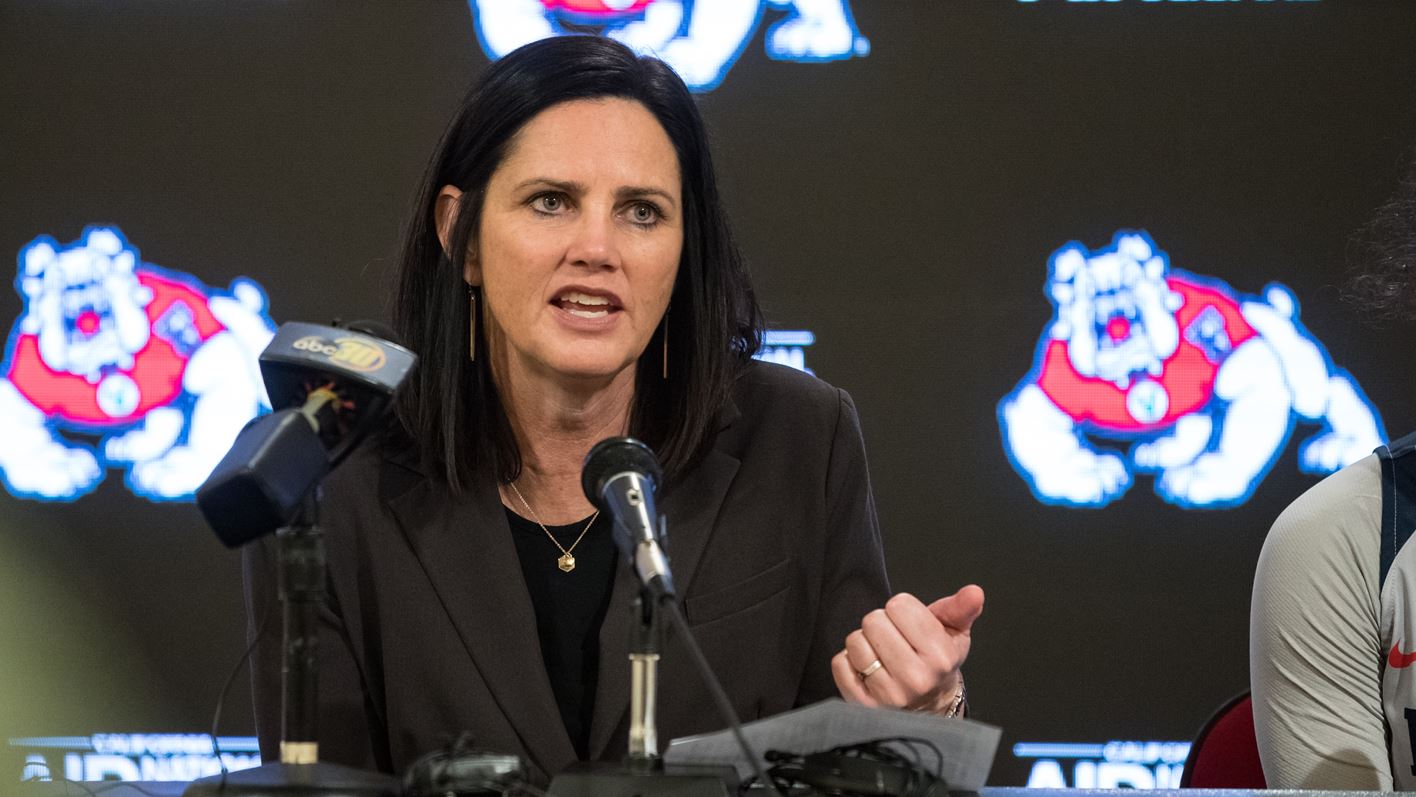 【OUR】きれいめレースアップシューズ ブラック 24.5cm Bulldogs center, 'emotional leader' Matt Smith out for the season