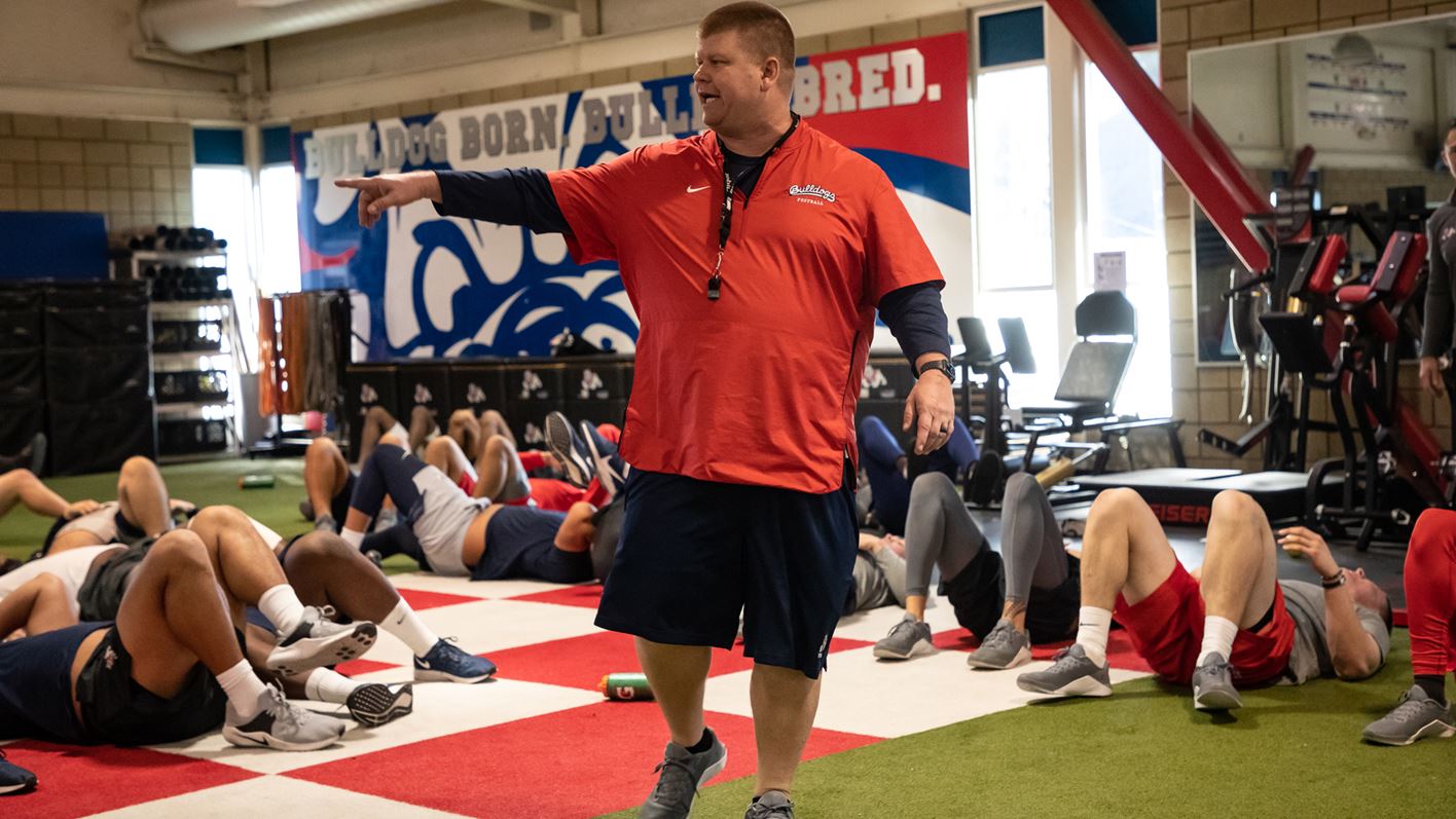 There's no growth in comfort': How Husky strength coach Ron McKeefery plans  to infuse competition and accountability into UW's weight room