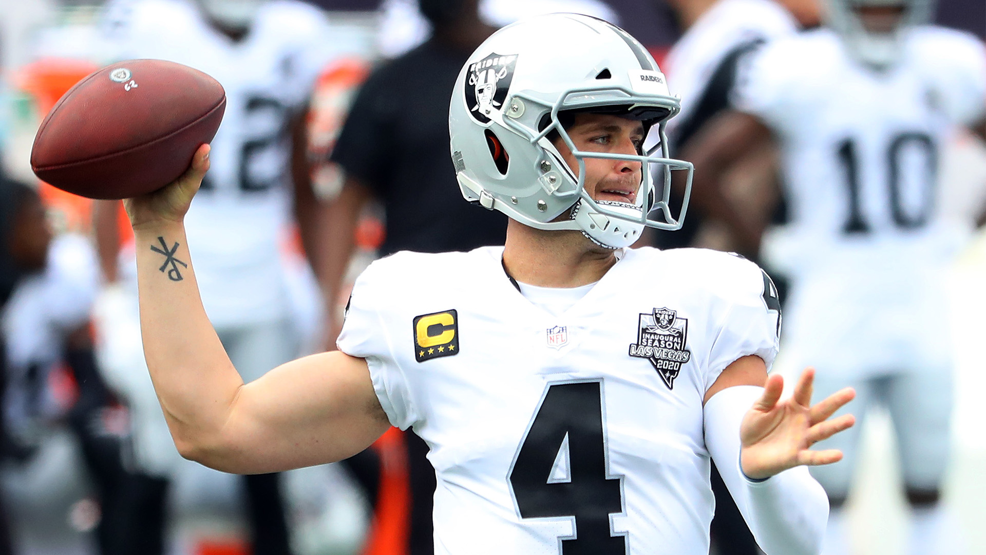 Raiders will bench Derek Carr, start Jarrett Stidham to finish season - Las  Vegas Sun News