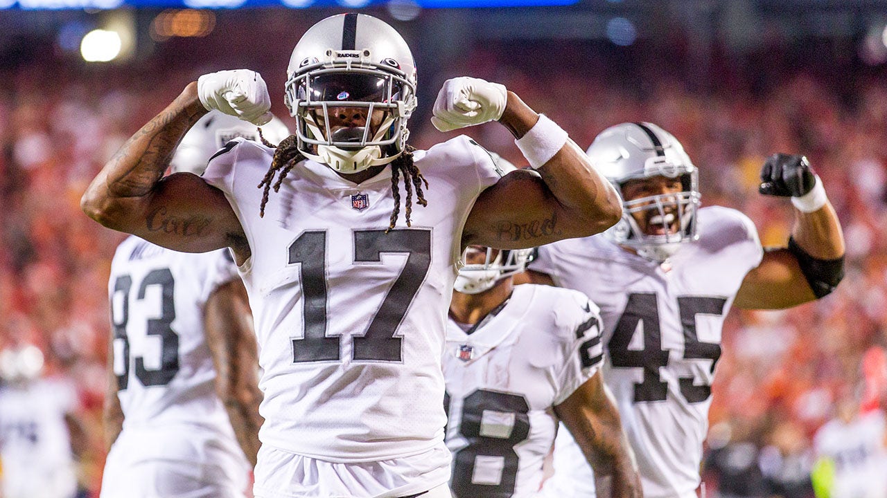 Assault charge against Raiders WR Davante Adams dropped