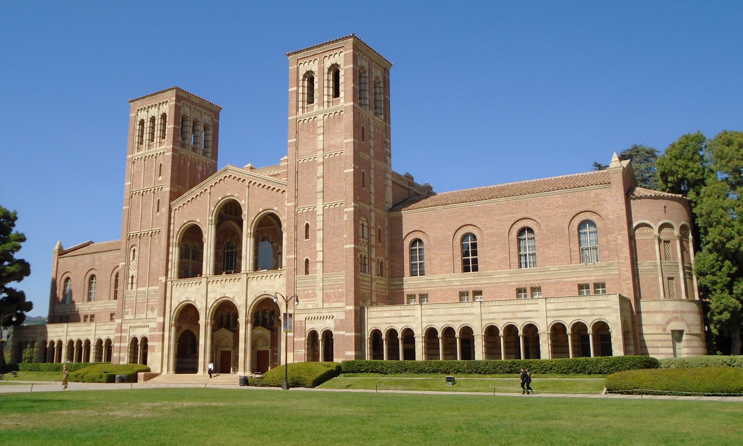 UC board approves nonlethal weapons for UCLA police