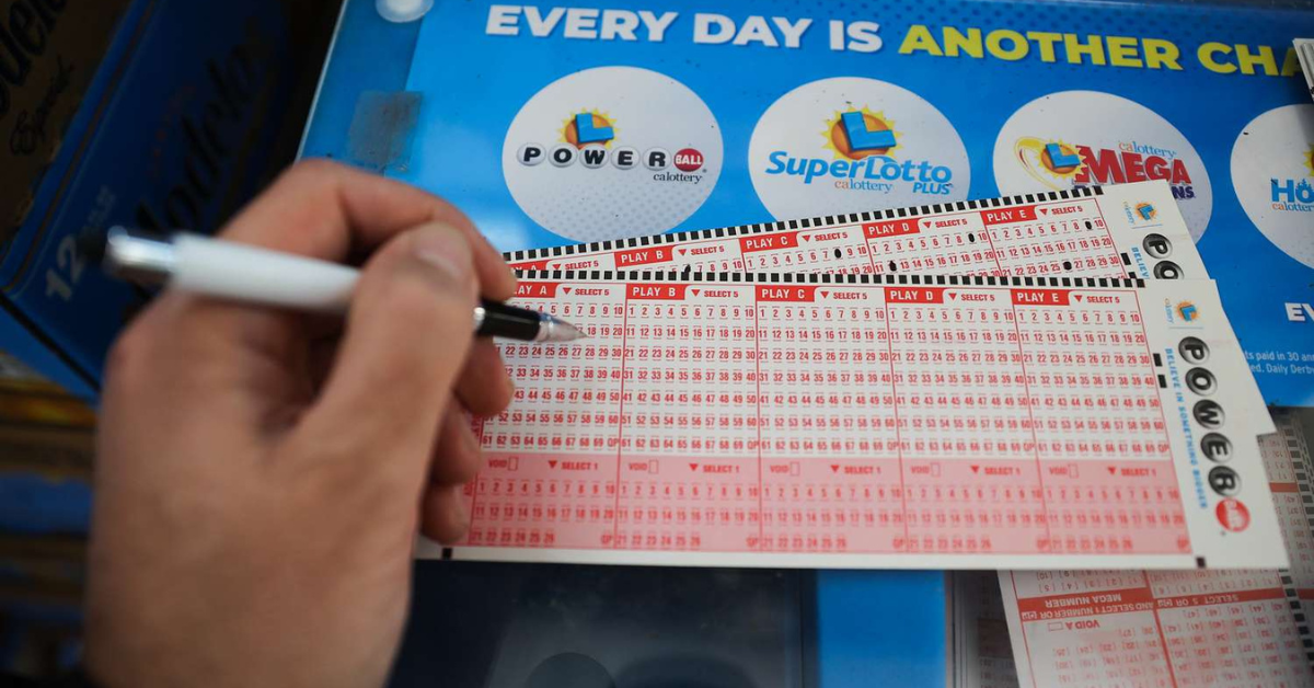 Michigan man wins massive Powerball payout